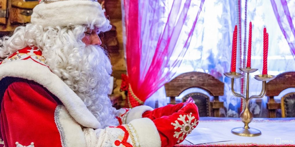 Латвийские наци возмутились русскоговорящим Дедом Морозом