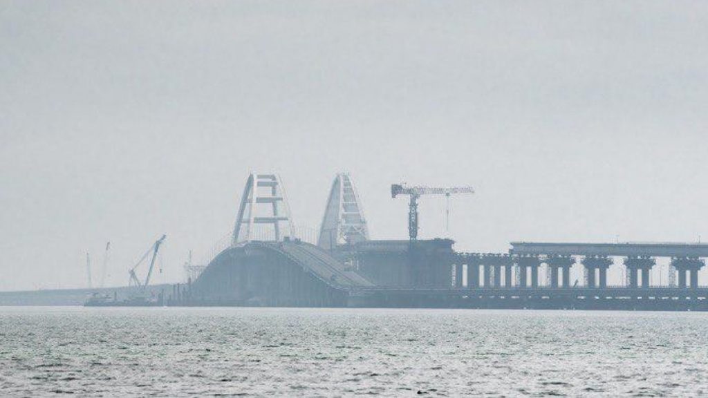 На слабо: Киев готов отправить корабль ВМС Британии «таранить» Керченский пролив