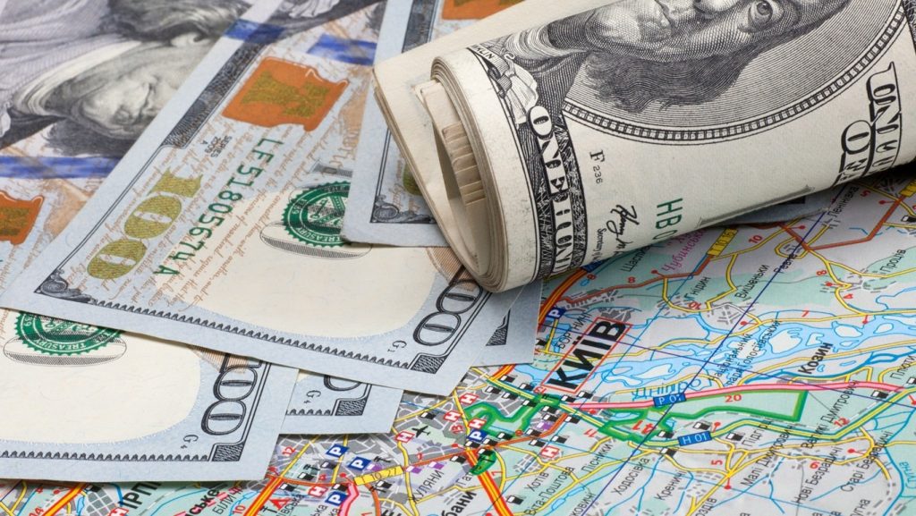 Эксперт: Деньги МВФ - балласт для Украины, их даже нельзя украсть