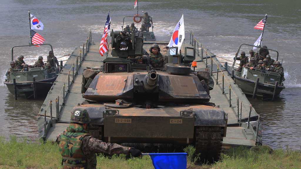 Пхеньян требует от Южной Кореи отказаться от совместных военных учений с ВС США, так как это сводит на нет все усилия по выстраиванию диалога между Севером и Югом.