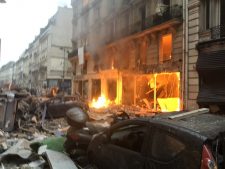 взрыв в париже 12 января 2019