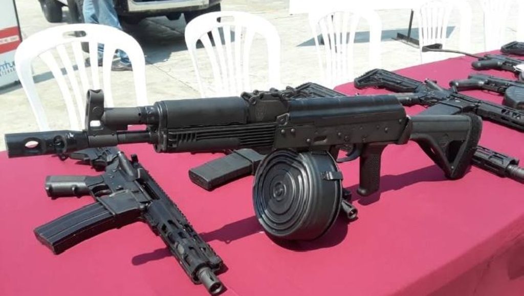 оружие, найденное в аэропорту Венесуэлы