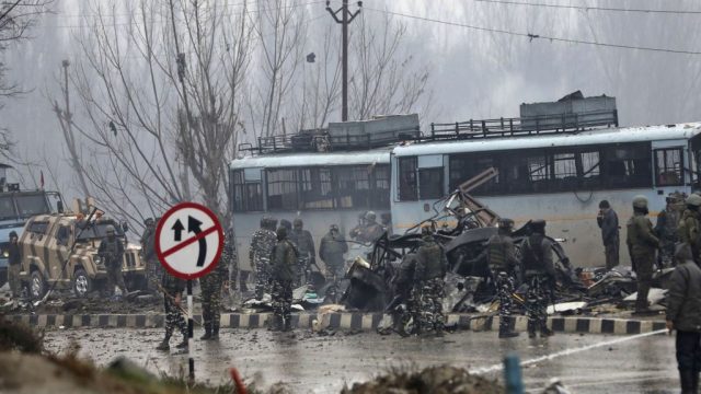 теракт в Кашмире против ВС Индии