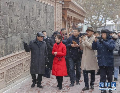 Визит дипломатов из 12 стран в Синьцзян, декабрь 2018 года