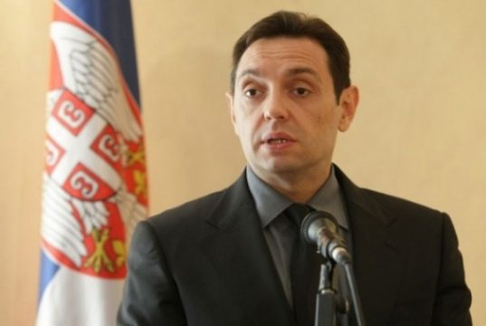 Министр обороны Сербии Александар Вулин