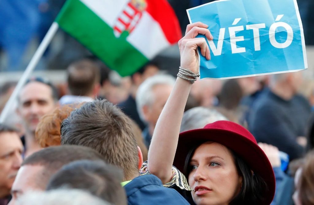 В НАТО поддержали Будапешт в борьбе с украинским законом «Об образовании»