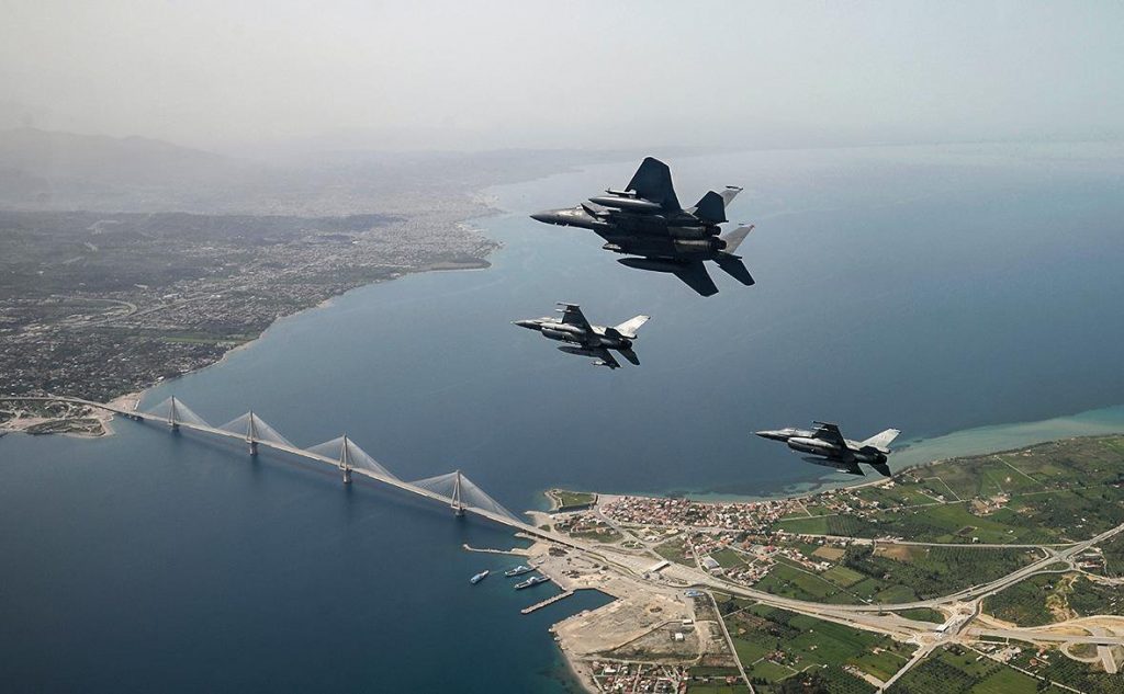 В объектив премьера Греции попали «турецкие провокации»