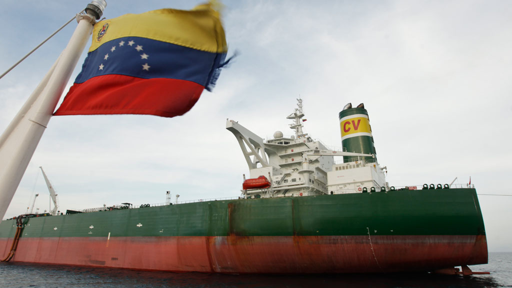 Минфин США внес в санкционные списки 36 венесуэльских нефтетанкеров и две компании, работающие в нефтяном секторе и занимающиеся поставками нефтепродуктов на Кубу.
