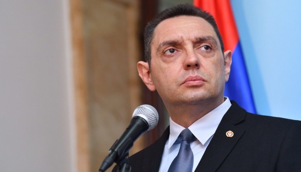 министр обороны Сербии Александар Вулин