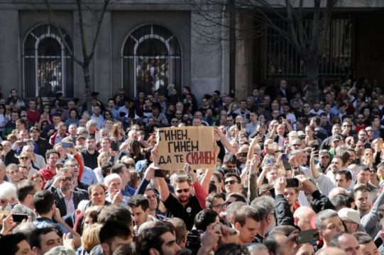 протесты "демократической" оппозиции в Сербии