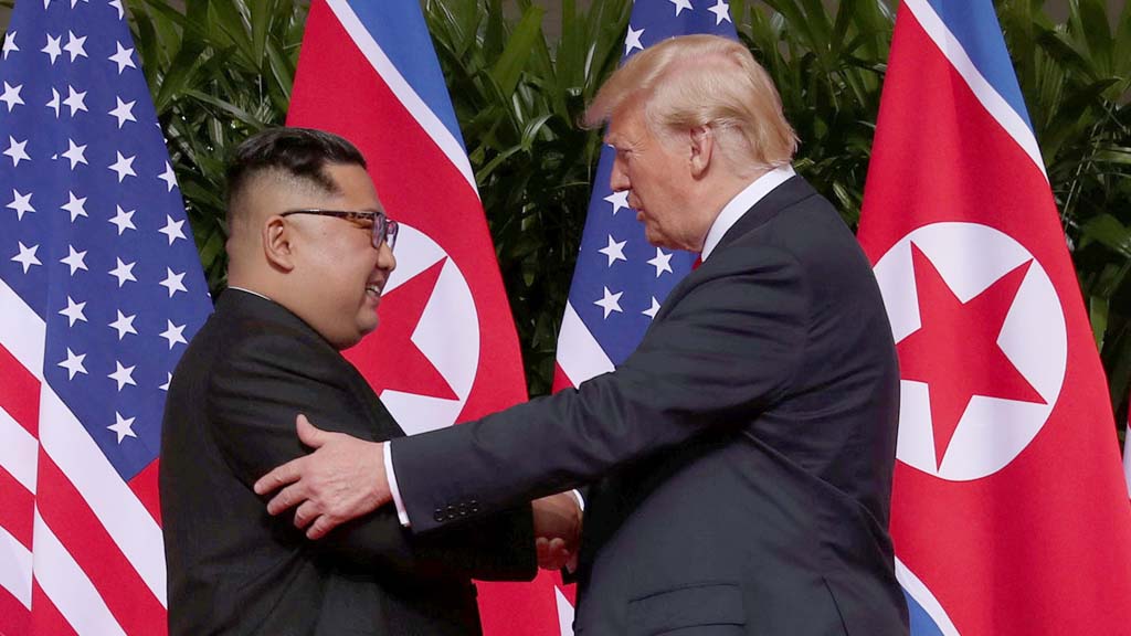 Лидер КНДР Ким Чен Ын заявил о готовности провести третий саммит с президентом США Трампом если Вашингтон сделает Пхеньяну новые справедливые и взаимоприемлемые предложения. Он добавил, что КНДР не будет настаивать на саммите только ради смягчения санкций, а сам он намерен подождать до конца года.