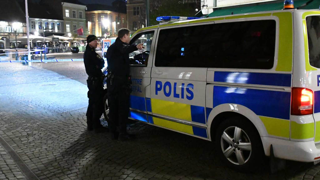 В ночь на 10 мая в ресторане, расположенном в центре шведского города Мальмё произошёл взрыв, пострадавших нет. Об этом сообщила газета Barometern. На место происшествия были направлены несколько полицейских патрулей и взрывотехники.