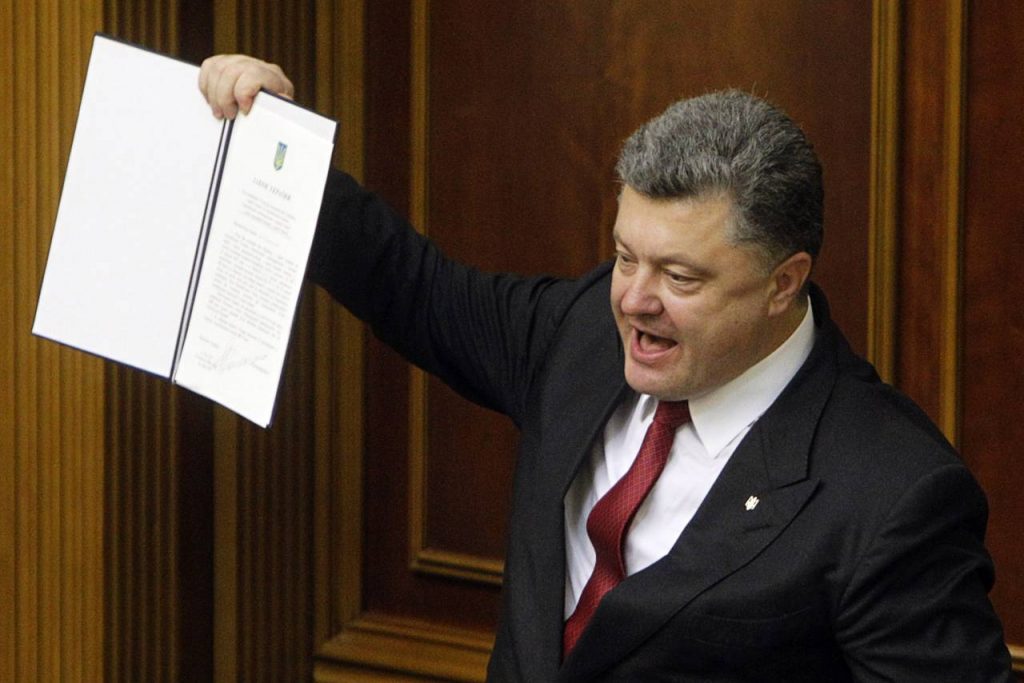 Мовоцидный закон, который «ждали все украинцы», подписан Петром Порошенко