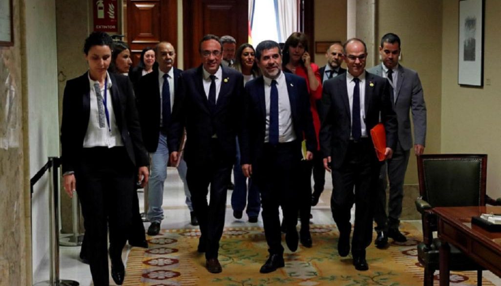 находящиеся в заключении каталонские депутаты допущены на заседание Парламента Испании