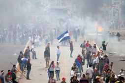 протесты против реформ в Гондурасе