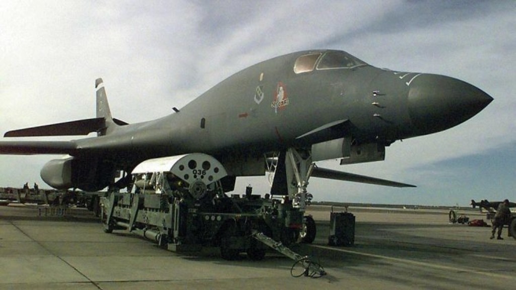 Стратегические бомбардировщики США - B-1B Lancer 
