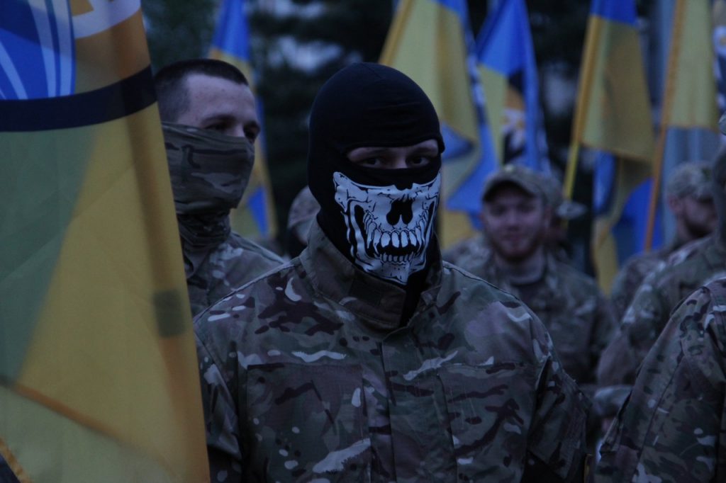 Годовщину оккупации Мариуполя отметили парадом украинских нацистов