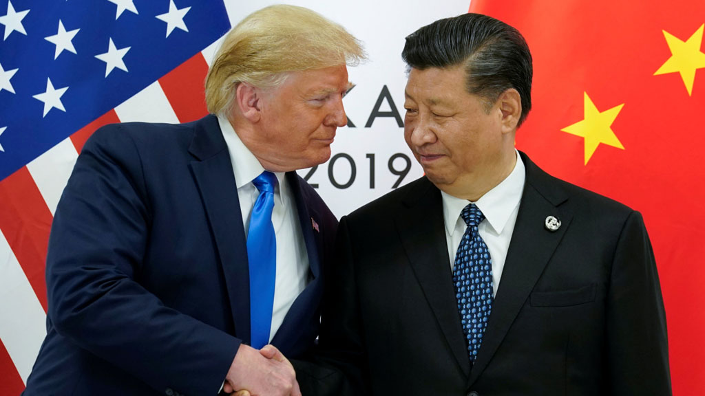 Китай и США, по итогам встречи председателя КНР Си Цзиньпина и президента США Дональда Трампа на полях саммита G20 в Осаке, договорились возобновить торговые переговоры между двумя странами. США также обязались не вводить новые пошлины в отношении товаров из Китая.