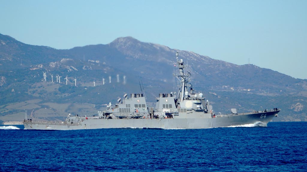 Американский ракетный эсминец USS Carney в субботу начал прохождение пролива Дарданеллы на пути в Черное море. Он примет участие в начинающихся 1 июля у берегов Украины многонациональных военно-морских учениях Sea Breeze 2019.