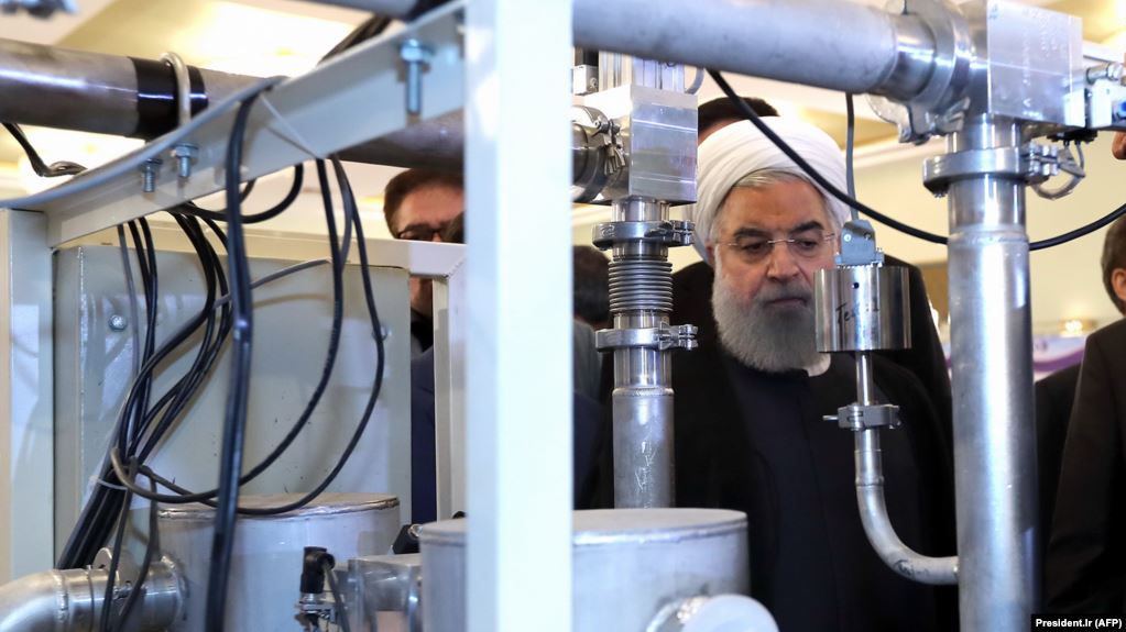 президент Хасан Роухани на выставке, посвященной ядерной энергетике Ирана