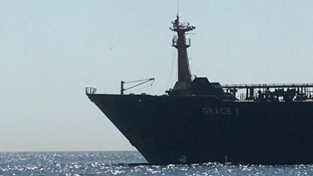 иранский нефтяной супертанкер захвачен британскими морпехами у Гибралтара