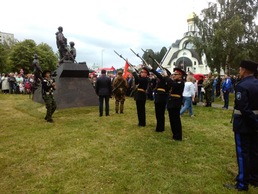 Монумент ветеранам боевых действий стоит теперь в Сосновом Бору