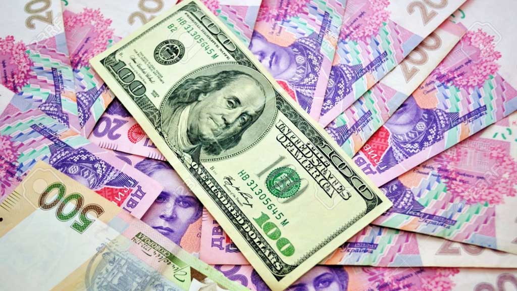На сайте президента Украины Владимира Зеленского опубликована петиция с призывом провести в стране денежную реформу сделать доллар национальной валютой вместо гривны, в связи с ее нестабильностью. На текущий момент петицию подписали 50 человек.