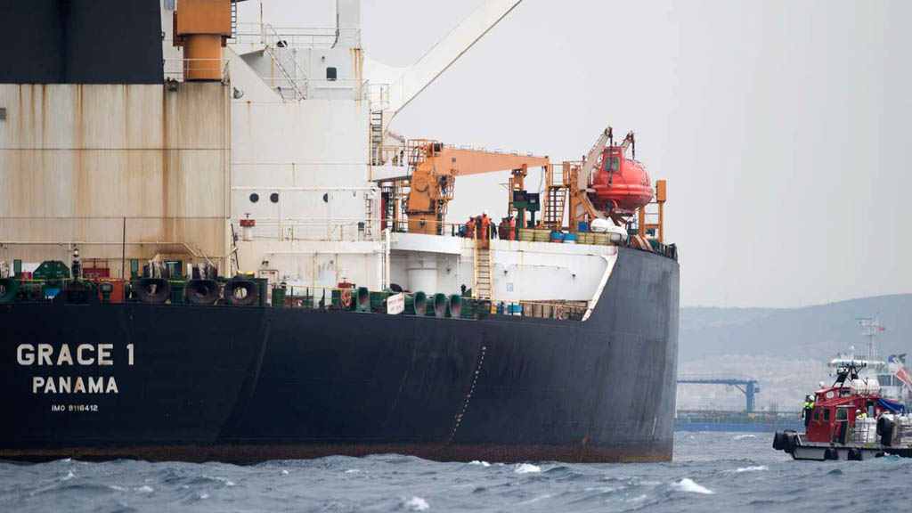 Федеральный суд американского округа Колумбия выдал ордер на арест иранского танкера Grace 1, задержанного ранее властями Гибралтара по подозрению в поставках иранской нефти в Сирию в обход санкций ЕС и освобожденного в минувший четверг.