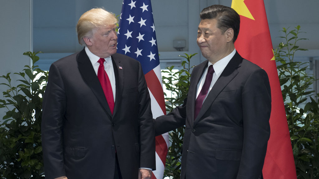 Президент США Дональд Трамп заявил о решении повысить с 1 октября пошлины на товары, импортируемые из Китая, в качестве ответной меры на увеличение Пекином ввозных пошлин на американские автомобили и запчасти.