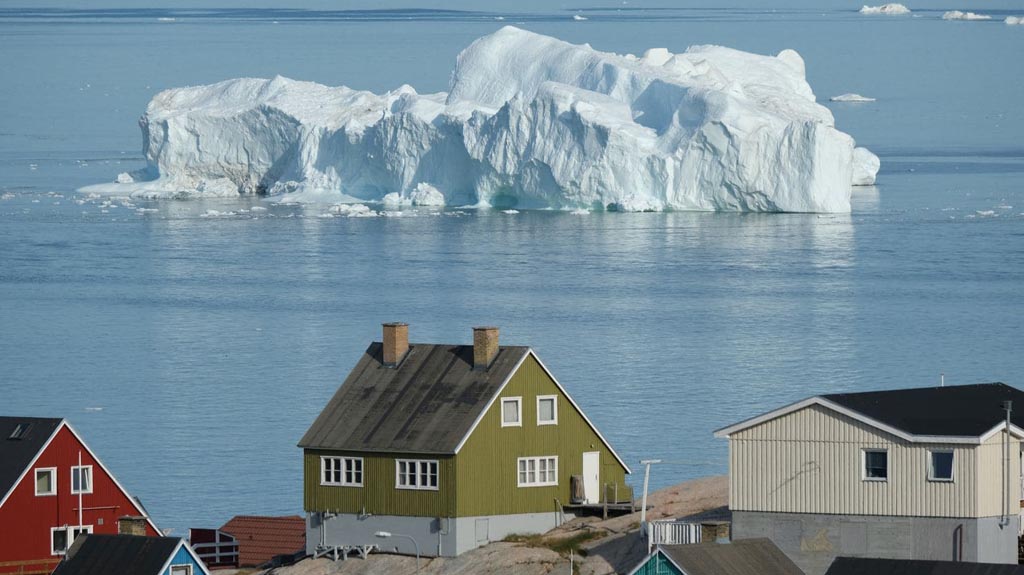 Госдепартамент США, на фоне растущего экономического и стратегического интереса Вашингтона к Гренландии, направил Конгрессу письмо с предложением вновь открыть на острове консульство США, что является частью плана по расширению присутствия Соединенных Штатов в Арктике.