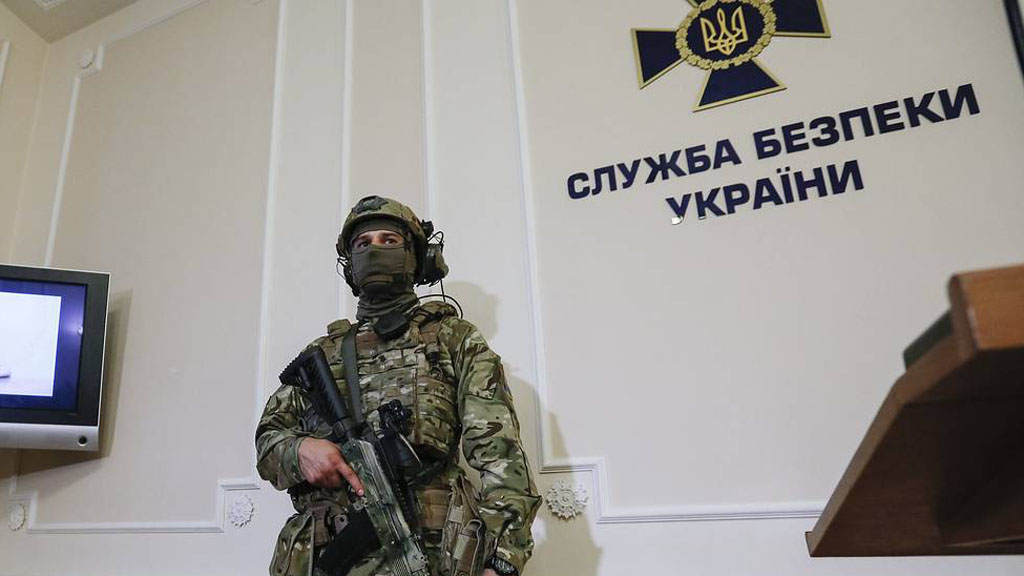 Премьер-министр Украины Алексей Гончарук заявил, что Служба безопасности Украины (СБУ) обязана упразднить управление по борьбе с экономической преступностью (УБЭП). По его словам эта структура уже ушла в прошлое.