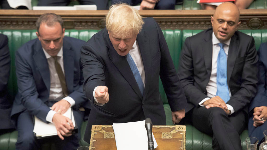 Британский премьер-министр Борис Джонсон направил членам возглавляемой им правящей Консервативной партии письмо, в котором заявил, что намерен, скорее, нарушить закон и не выполнить предписание парламента, чем допустить новое продление срока переговоров по Brexit