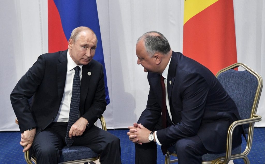 Додон пообещал Молдавии снижение цены на российский газ