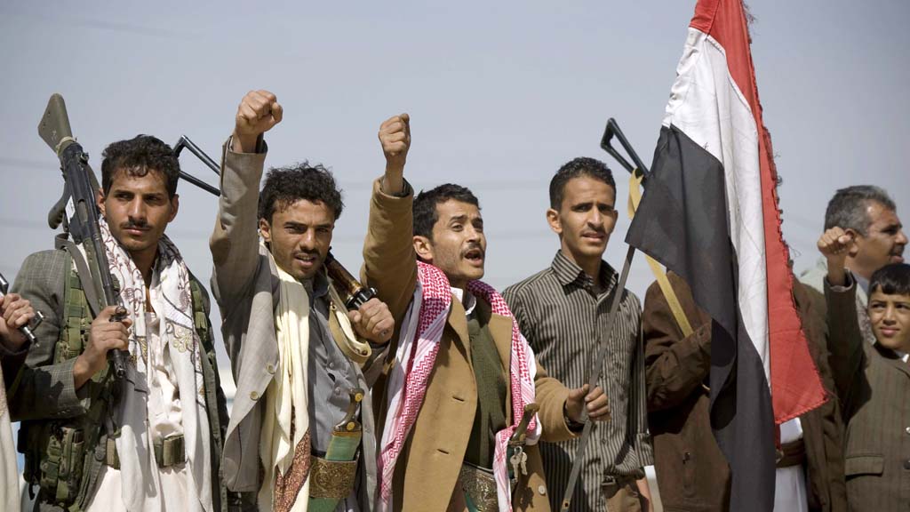 Йеменские повстанцы из движения «Ансар Алла» (хуситы) заявили о прекращении авиаударов беспилотников по Саудовской Аравии, в связи с тем Эр-Рияд предложил им прекращение огня, сообщает арабский информационный портал Al-Masdar.