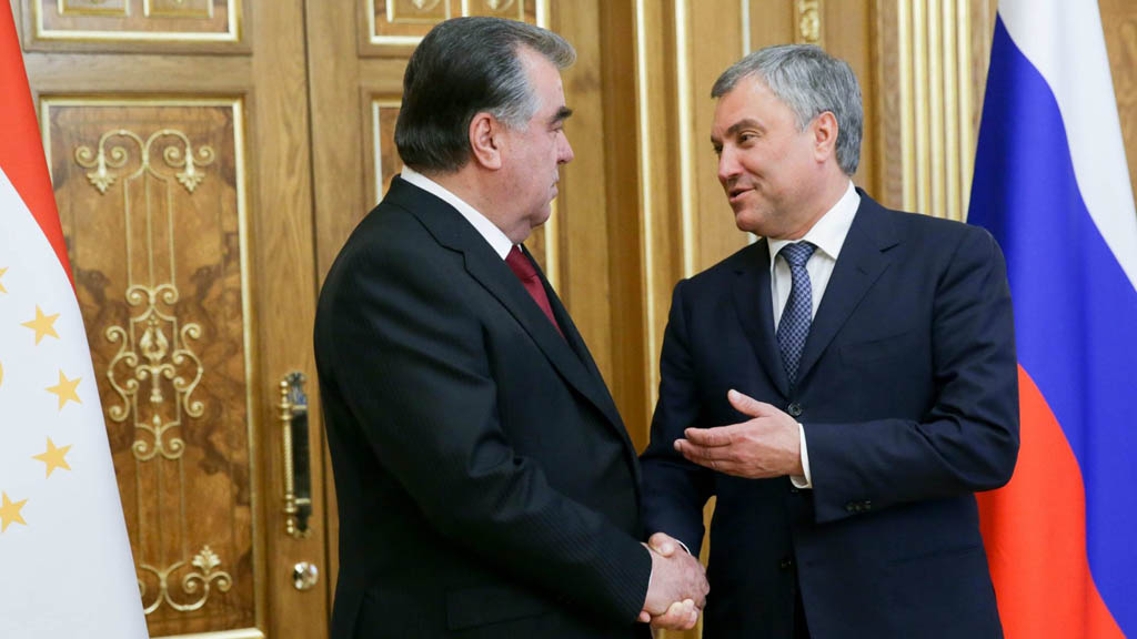 19 октября спикер Госдумы Вячеслав Володин посетил Душанбе. В таджикской столице он провёл встречу с президентом страны Эмомали Рахмоном. В ходе встречи обсуждались вопросы развития двусторонних отношений, а также перспектив присоединения Таджикистана к ЕАЭС.