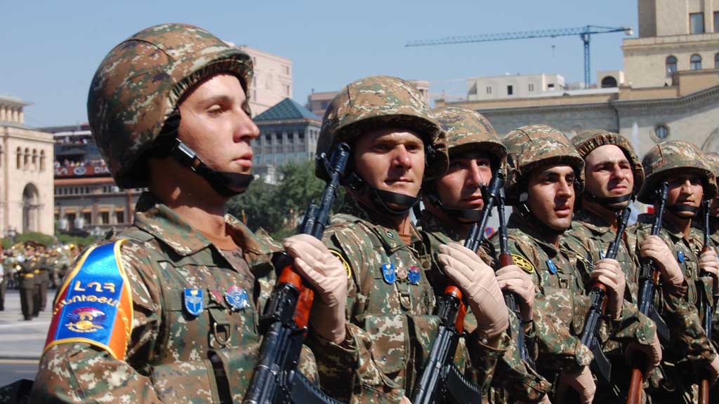 Армения решила увеличить военные расходы. Об этом заявил премьер-министр страны Никол Пашинян. Причём ассигнования на оборонные нужды планируется увеличить сразу на четверть по сравнению с тем, что было выделено в этом году.