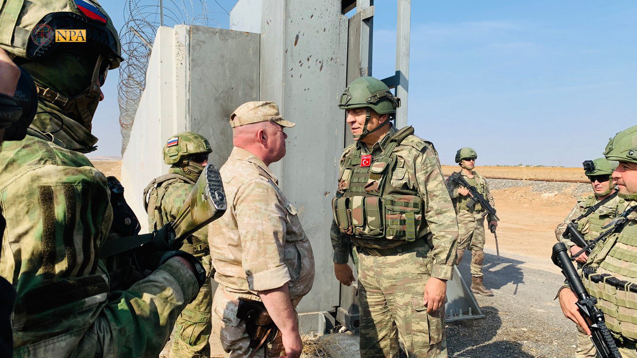 Запад группировка вс. Российско-турецкий патруль в Сирии. Российские войска в Сирии. Солдаты в Сирии.