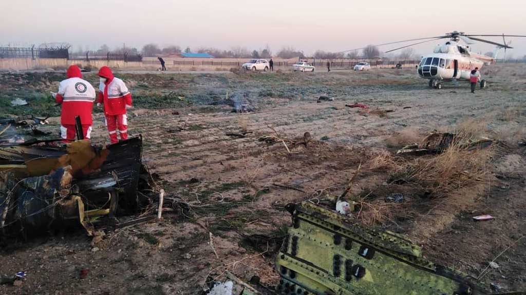 Самолет Boeing 737 «Международных авиалиний Украины» потерпел крушение недалеко от тегеранского международного аэропорта имени Имама Хомейни. На борту пассажирского лайнера находились 168 пассажиров и девять членов экипажа. Не выжил никто.