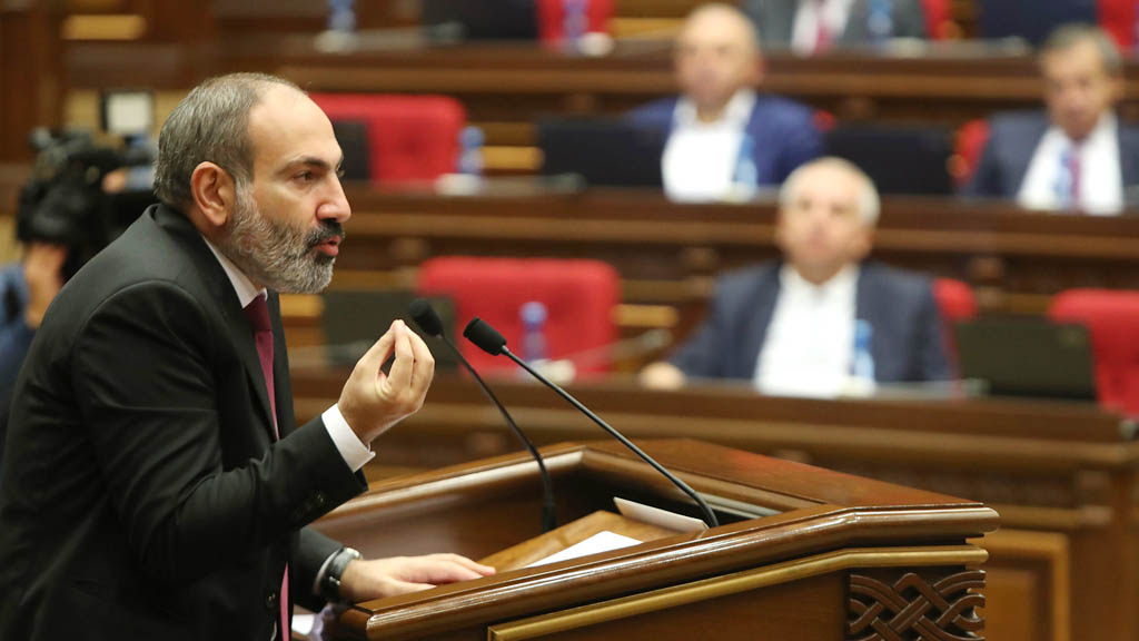 Депутаты Национального собрания Армении чуть не пустили в ход кулаки, обсуждая законопроект о борьбе с легализовавшимися преступными авторитетами, то есть так называемыми «ворами в законе».