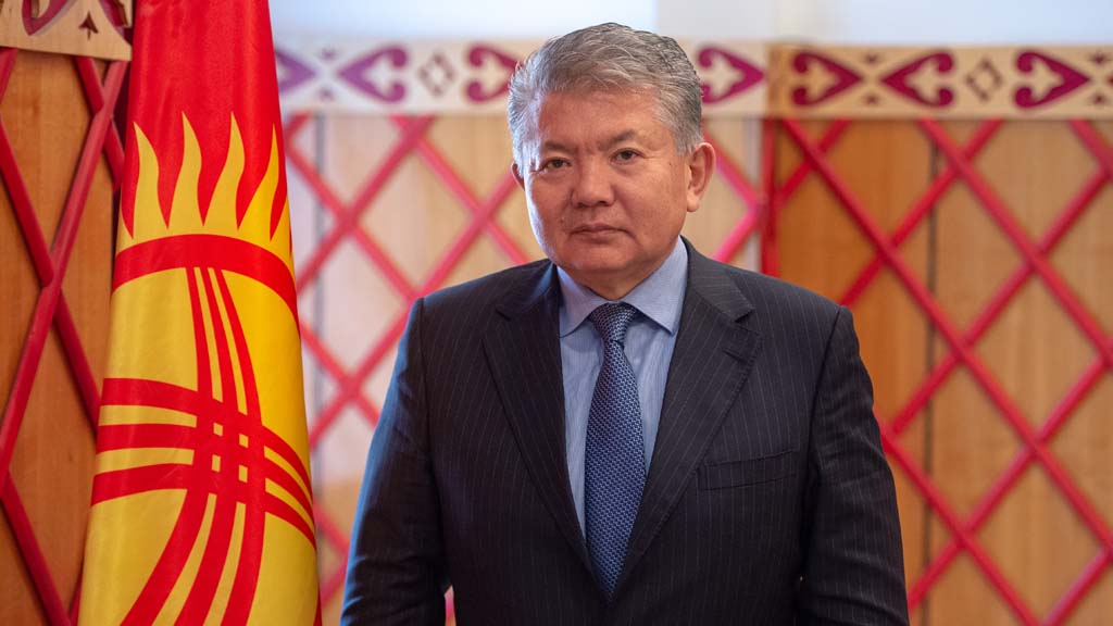 Кыргызстан намерен увеличить товарооборот с Россией на сумму, превышающую два миллиарда долларов США. Киргизский посол в Москве Аликбек Джекшенкулов уверен, что между двумя странами нет политических и экономических препятствий для развития взаимовыгодного экономического сотрудничества.