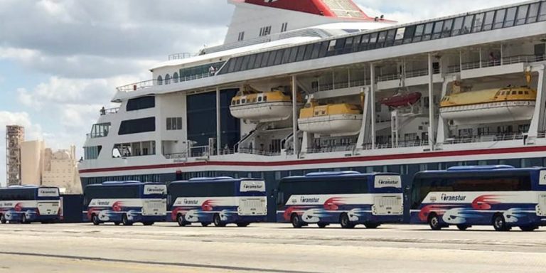 Куба эвакуировала туристов с лайнера для репатриации в Великобританию