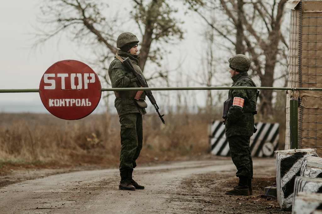 Киев полностью изолировал территорию Донбасса