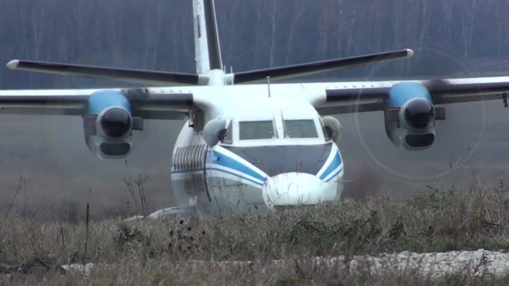 ВКС РФ отработали посадку и взлёт по грунтовой взлётно-посадочной полосы