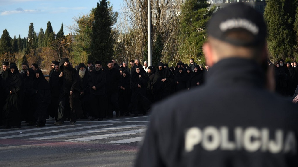 Полиция Черногории проводит аресты православных священников