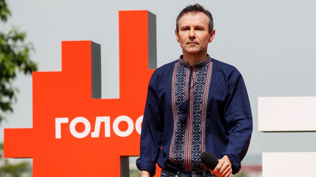 «Свидомый спонсор»: Вакарчук владеет акциями завода Ахметова и предприятия в ЛНР