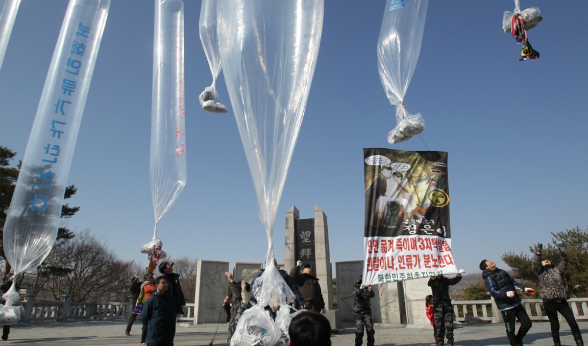  южнокоейские активисты засылают агитматериалы, в КНДР