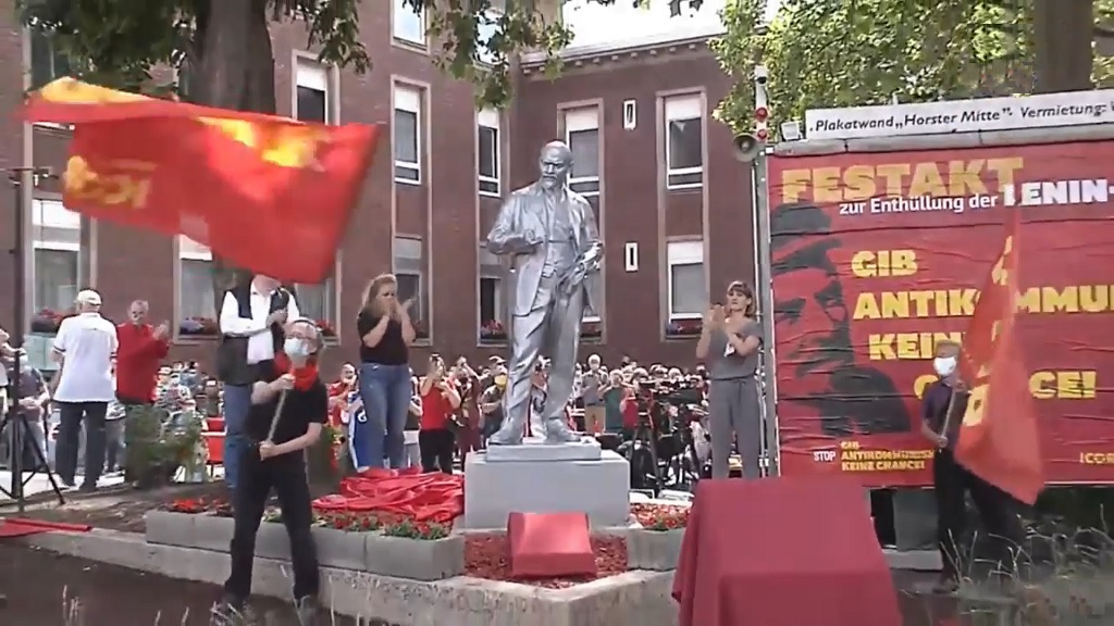 В Западной Германии поставили памятник Ленину
