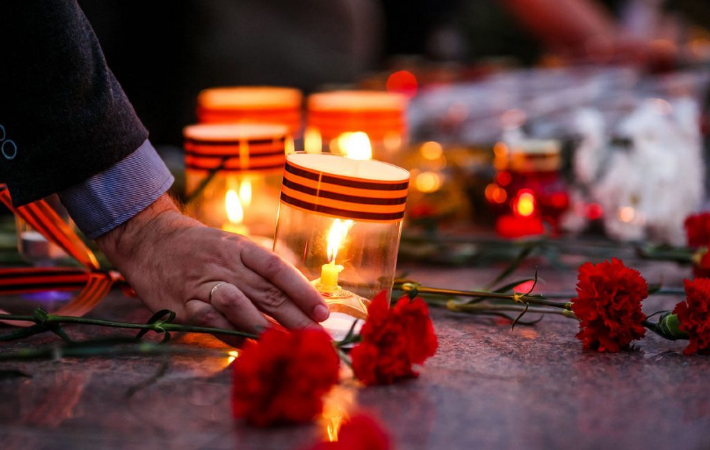«Свеча памяти»: Россия вспоминала жертв Великой Отечественной
