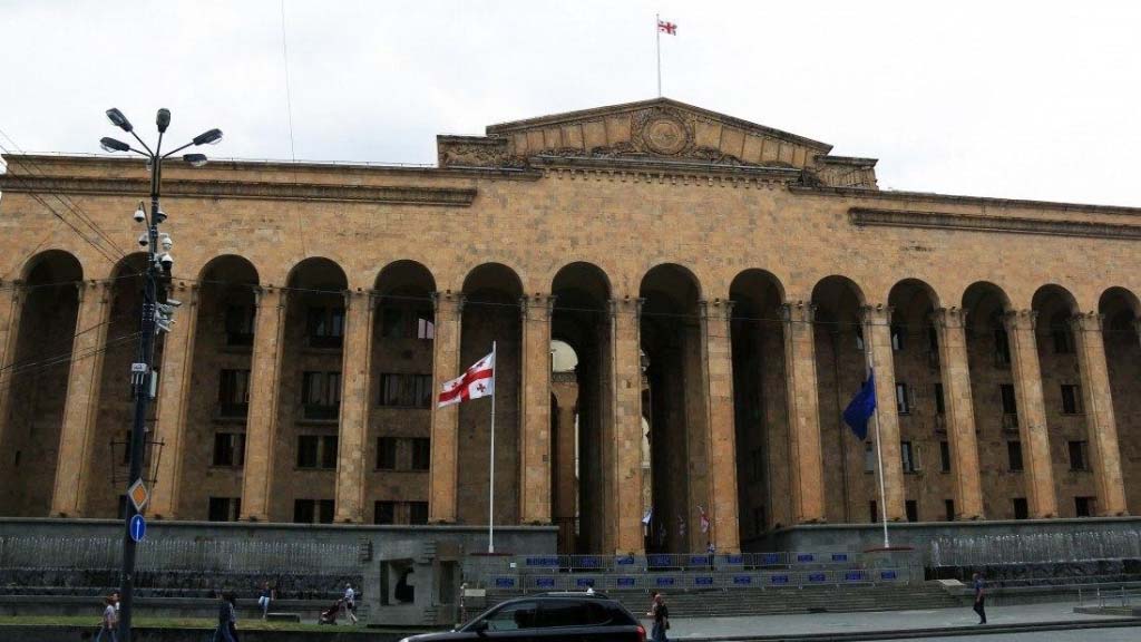 Так называемый «антикризисный» бюджет принял парламент Грузии. Основной финансовый закон на текущий год утверждён с учётом неблагополучного влияния пандемии COVID-19 на экономику Грузии.