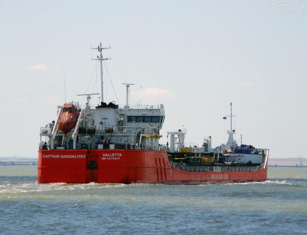 Моряки брошенного хозяином судна «Капитан Нагдалиев» вернулись из Бейрута в Россию